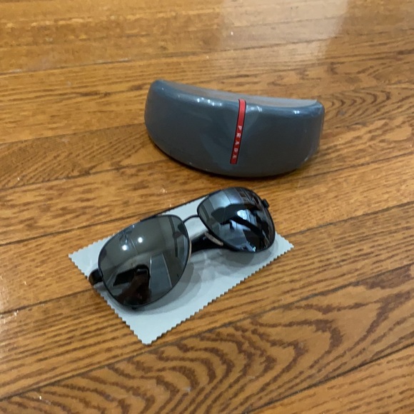 Prada Aviators with Case - Picture 1 of 3